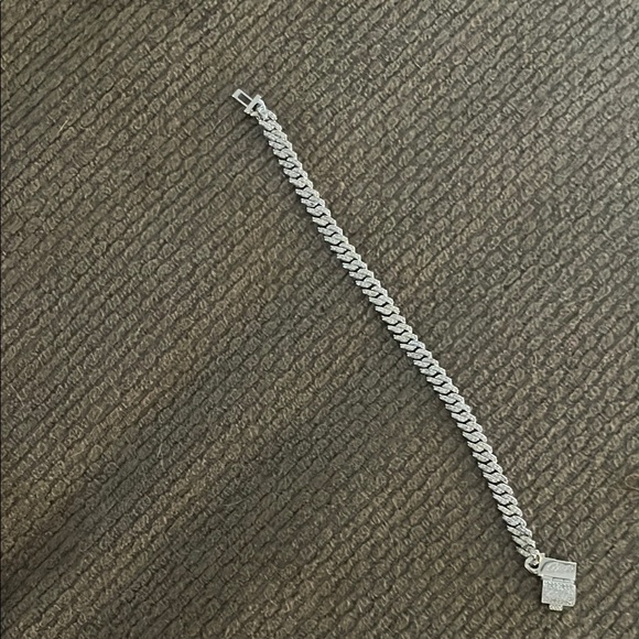 GLD braceletand pouch